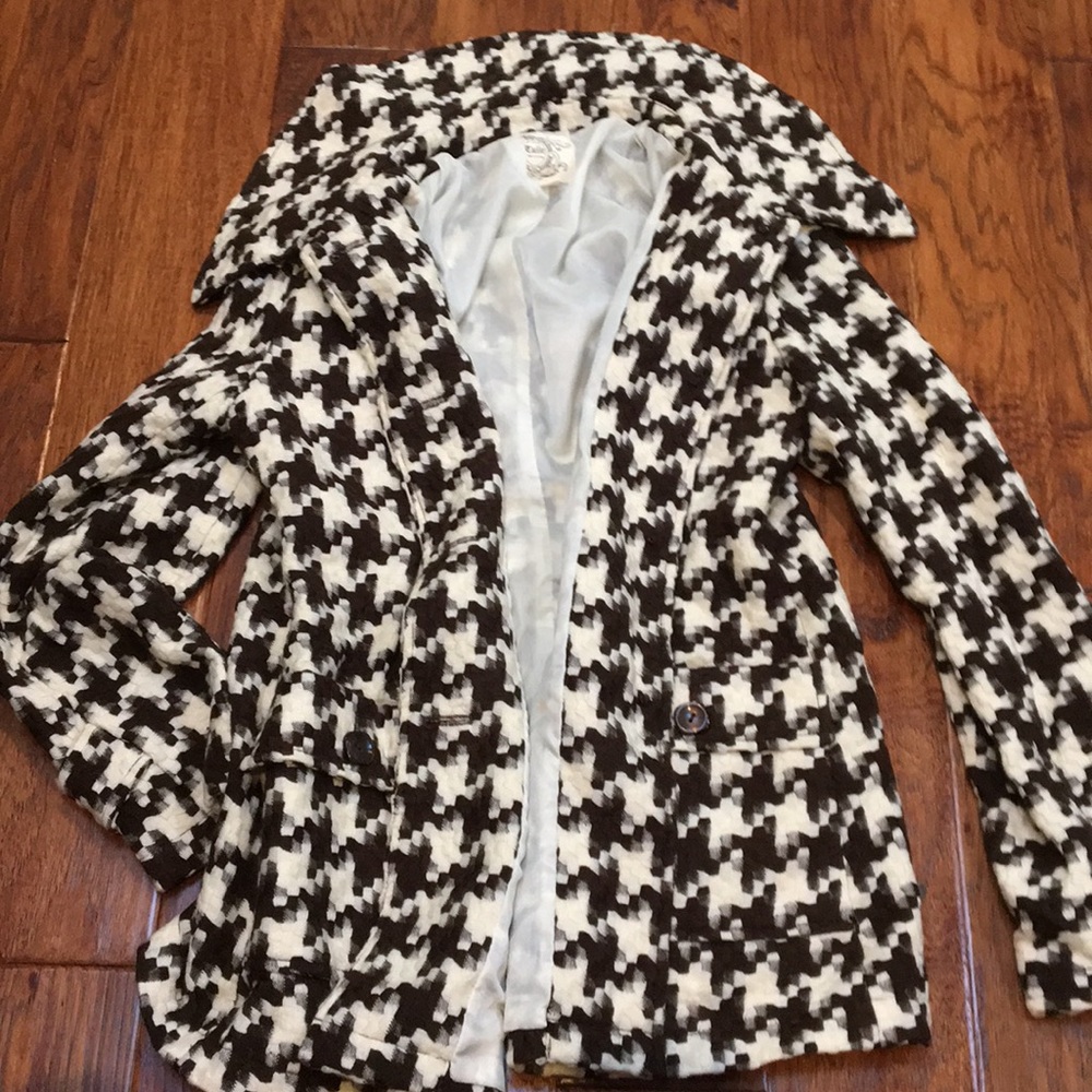 CUTE JACKET WITH DESIGN